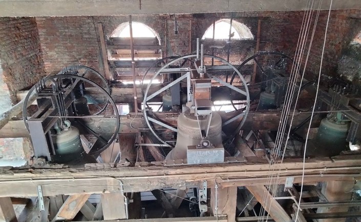 Photo des cloches de volées du carillon de l'église Saint-Jean-Baptiste de Wavre